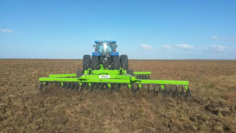 GNPCRE - Rastra Niveladora Piccin Control Remoto Especial